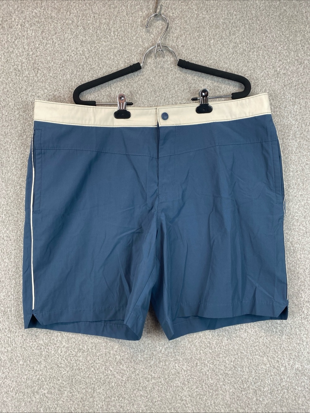 Columbia Field Gear Omni-Shield Hiking Shorts Mens 40 Relaxed Flat Front